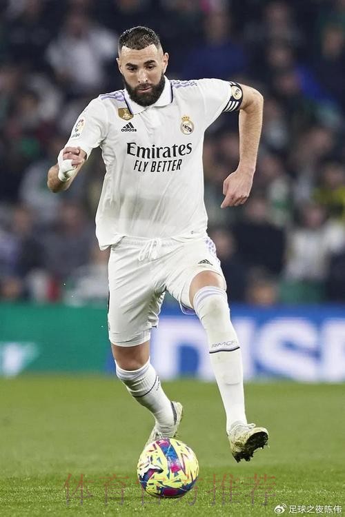 阿斯:本泽马状态不佳 引发皇马对是否引进前锋的讨论